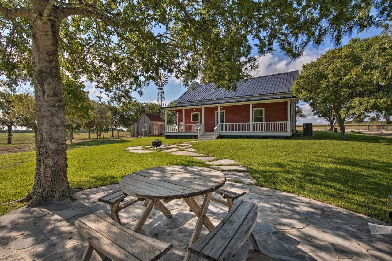 Peaceful Schulenburg Farmhouse With Fire Pit And Grill Luaran gambar
