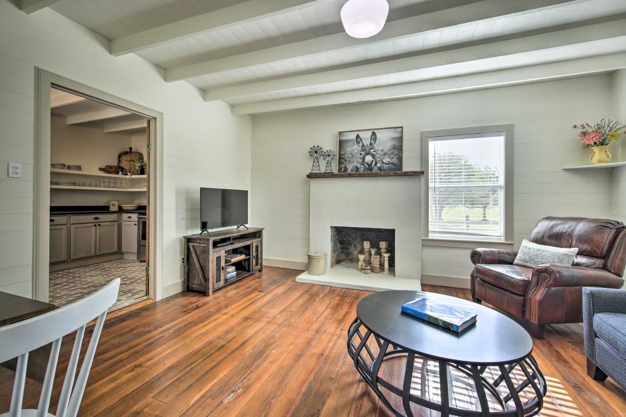 Peaceful Schulenburg Farmhouse With Fire Pit And Grill Luaran gambar