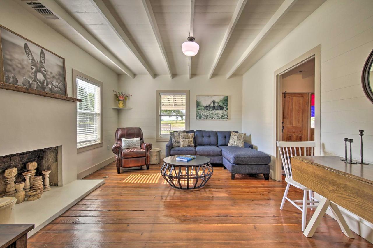 Peaceful Schulenburg Farmhouse With Fire Pit And Grill Luaran gambar