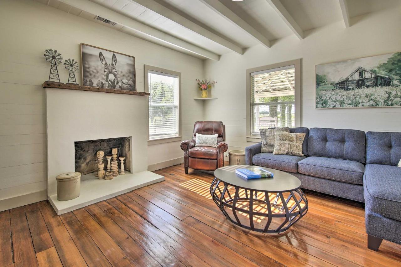 Peaceful Schulenburg Farmhouse With Fire Pit And Grill Luaran gambar